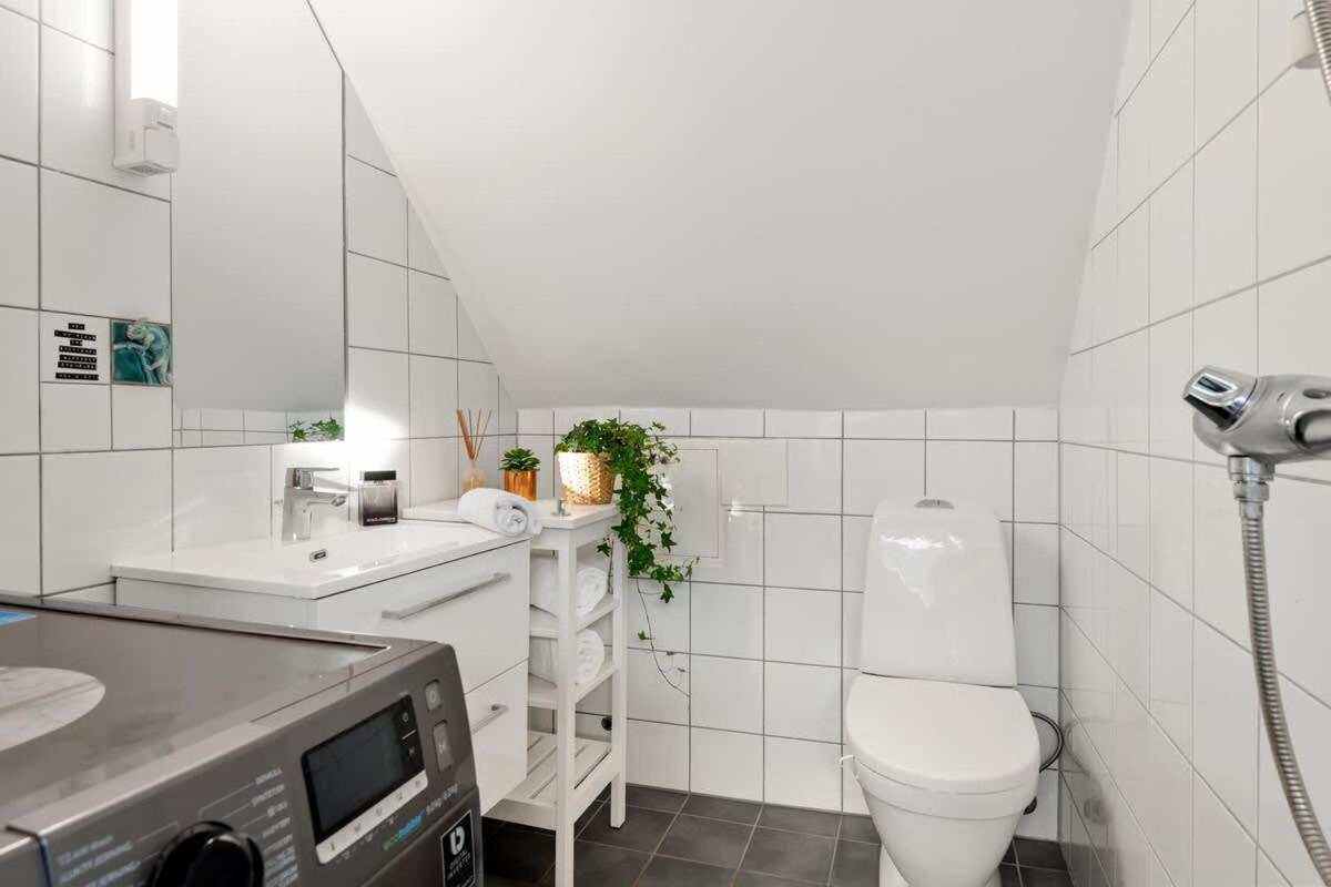 Dinbnb Apartments Bryggen Берген Экстерьер фото